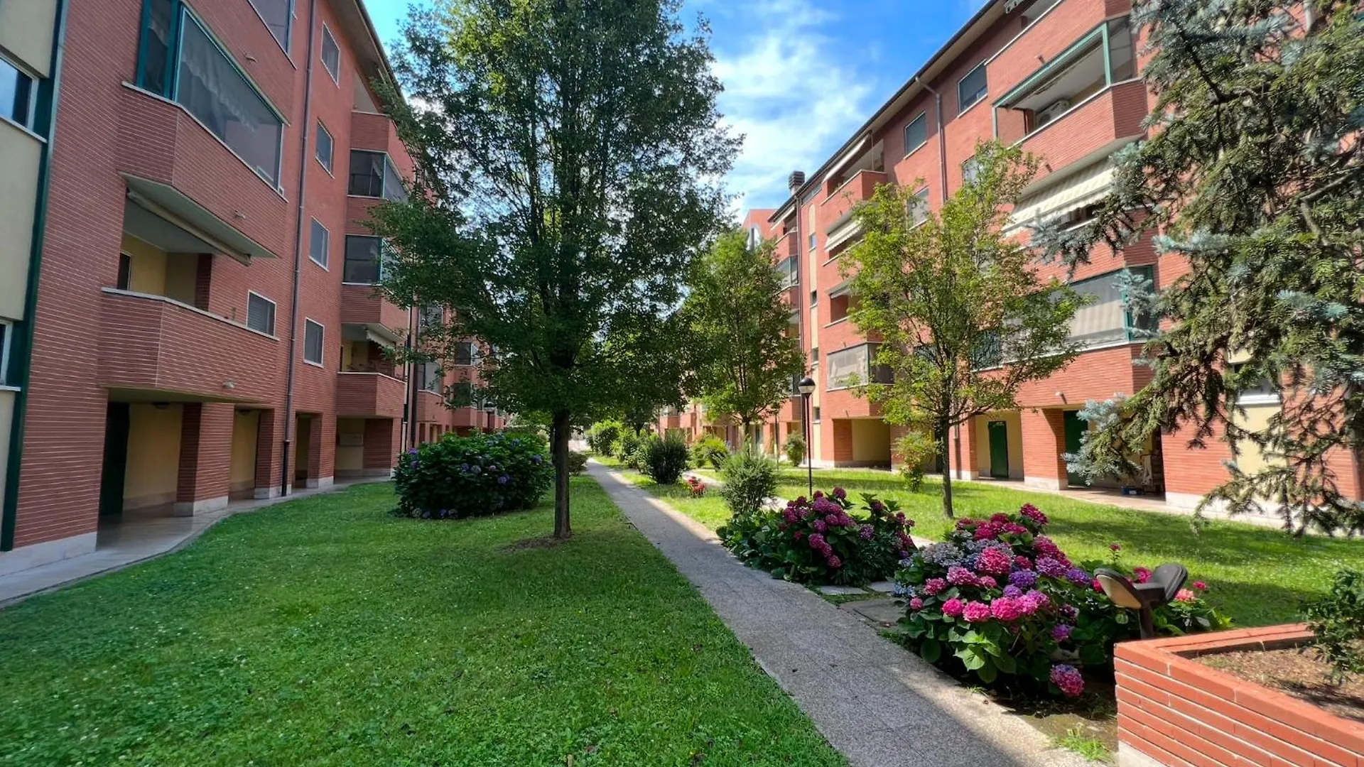 Big Apartment In Milan City Navigli District With 2 Balcony And Parking